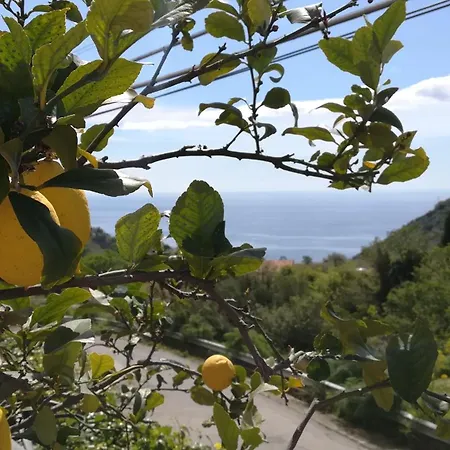 Tirreno- Finestra Sul Mare 3* טאורמינה