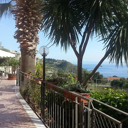 Tirreno- Finestra Sul Mare לינה וארוחת בוקר