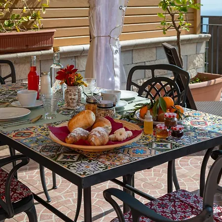 Tirreno- Finestra Sul Mare Bed & Breakfast 3*