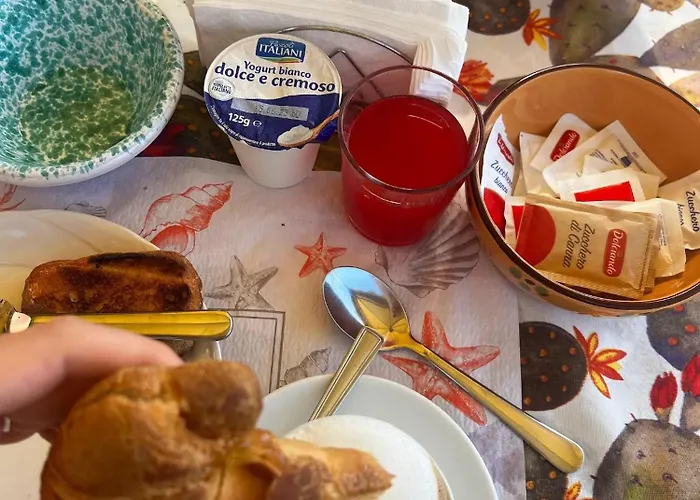 Tirreno- Finestra Sul Mare Bed & Breakfast